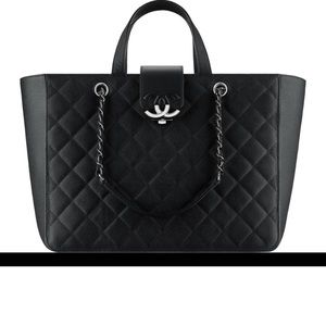 Meet your Posher, Ullah